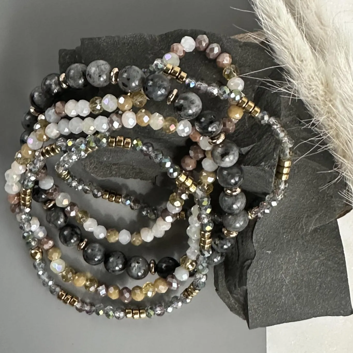 VIAMAJA Armbånd<Armbånd MICHELLE Stone – Sæt med 5 armbånd