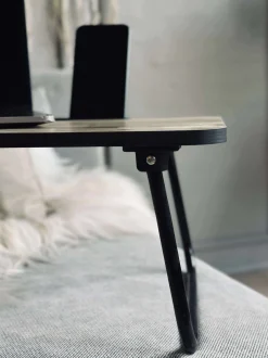 VIAMAJA Kontorartikler|Div. Kontor<Bakkebord med holder til ipad / telefon
