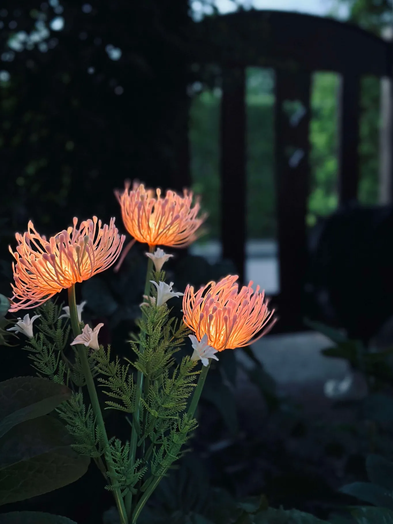 VIAMAJA Lys Og Led|Udendørs Led<Blomst med solceller - Spider Lili rose
