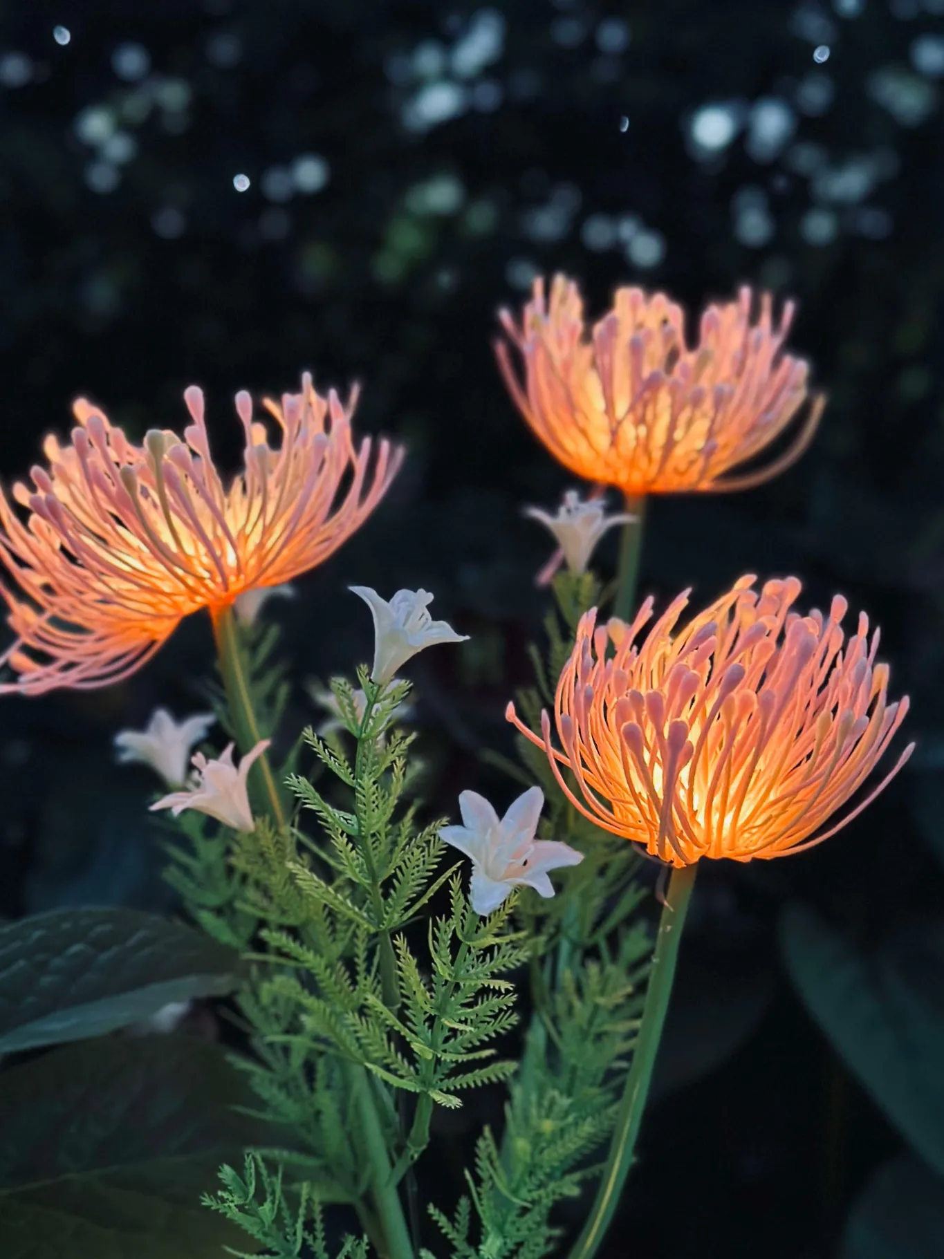 VIAMAJA Lys Og Led|Udendørs Led<Blomst med solceller - Spider Lili rose