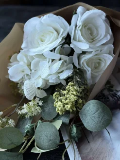 VIAMAJA Blomster<Buket med hortensia - Hvid