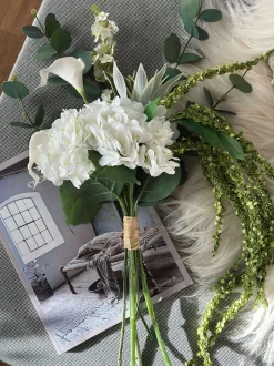 VIAMAJA Blomster<Buket med hvid hortensia