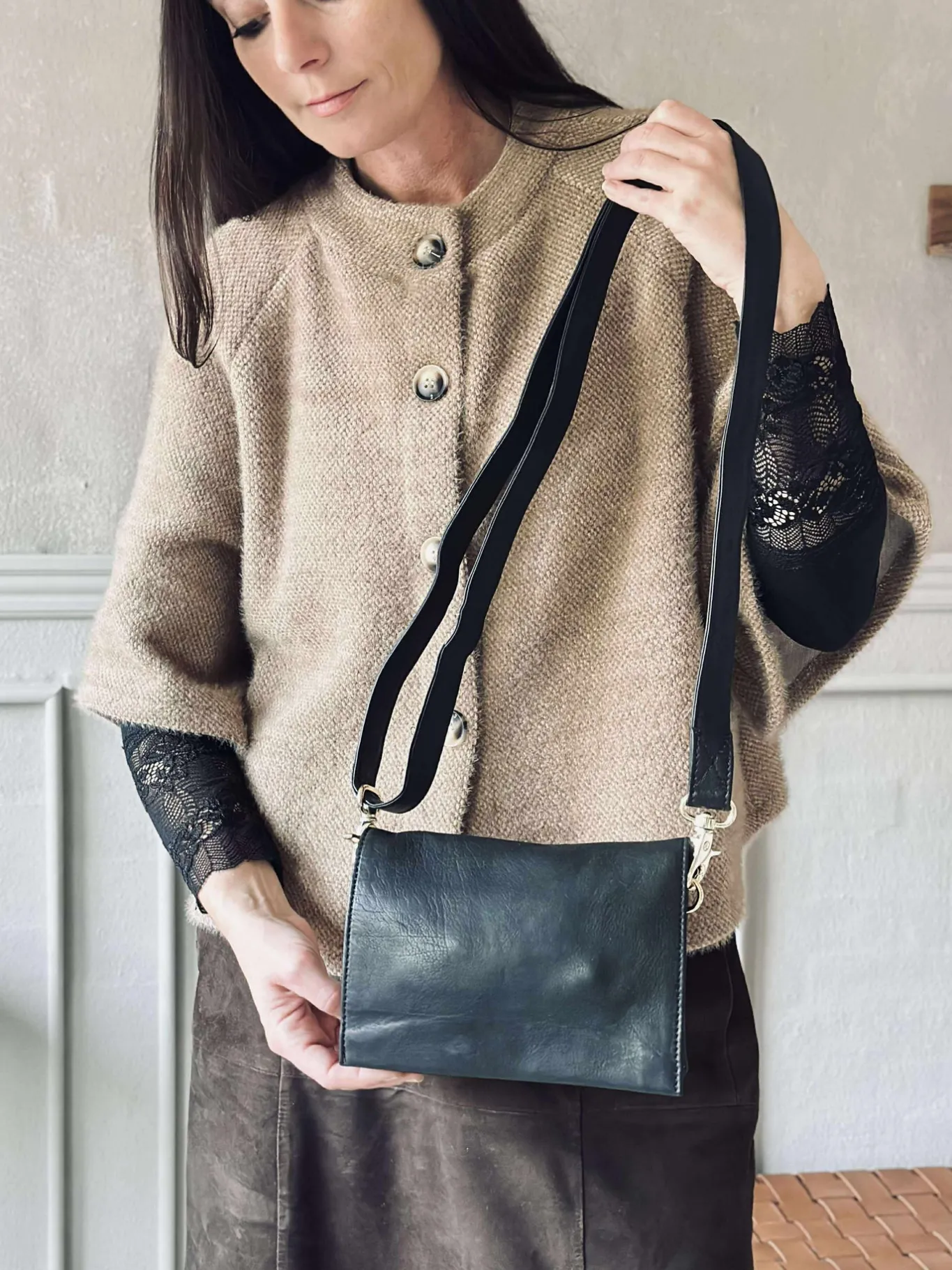 VIAMAJA Clutch|Restparti<Clutch Black / gold