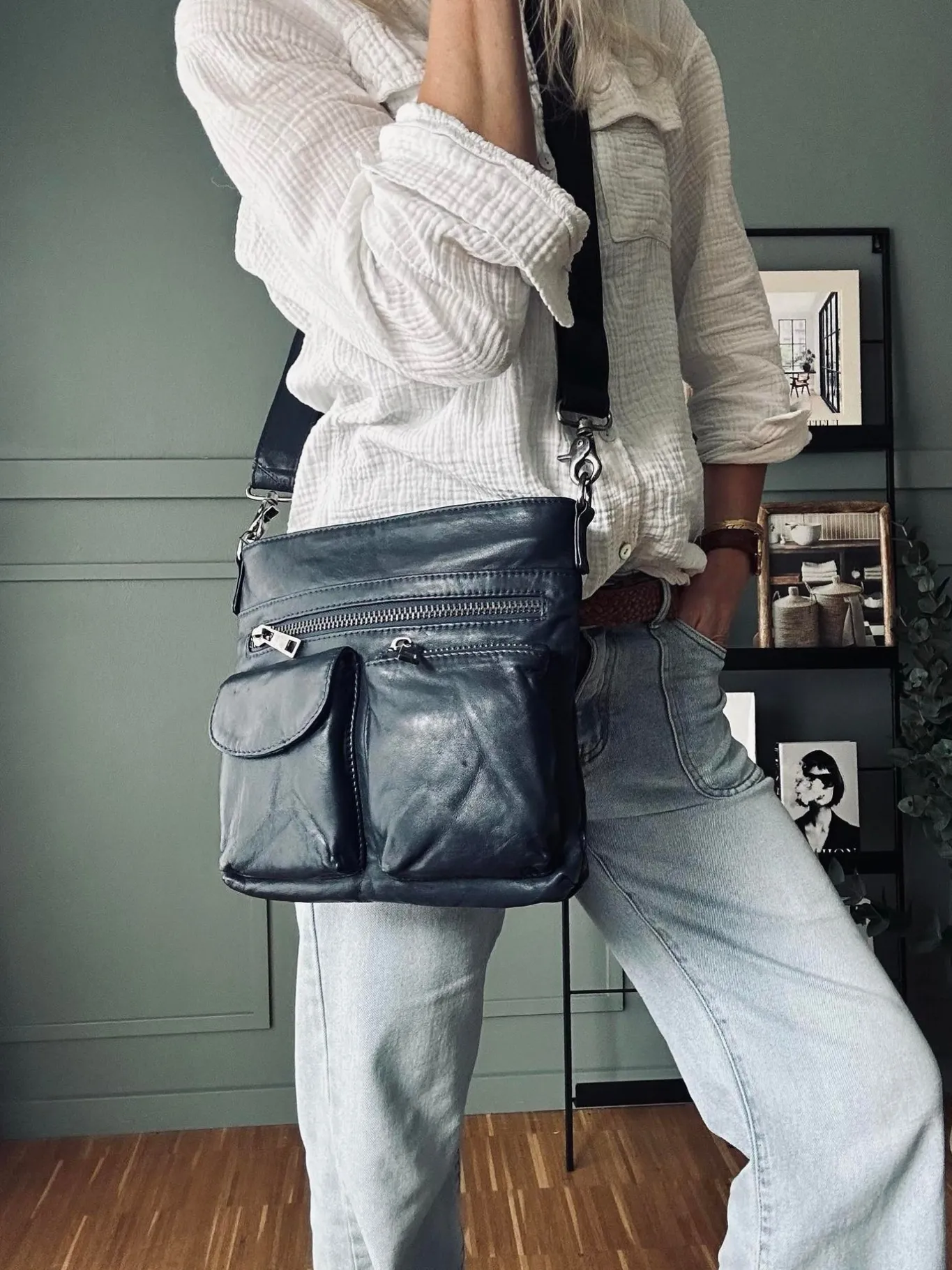 VIAMAJA Cross Body|Læder Tasker<Crossbody NAVY - Ultra blød