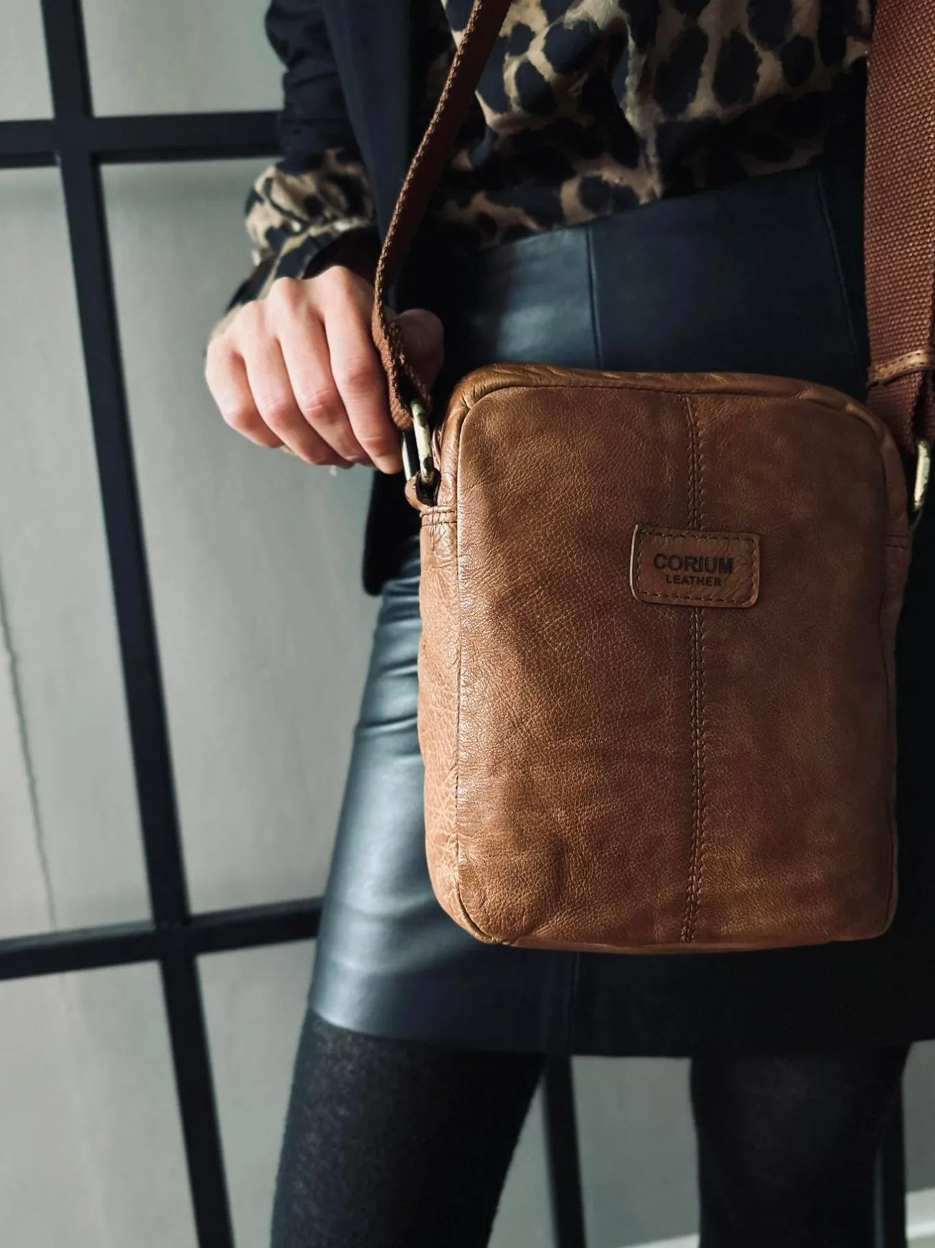 VIAMAJA Cross Body|Læder Tasker<Crossbody Raw Boheme – Cognac unisex