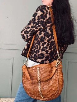 VIAMAJA Cross Body|Skuldertasker<Crossover JOMA flet og nitter - Cognac