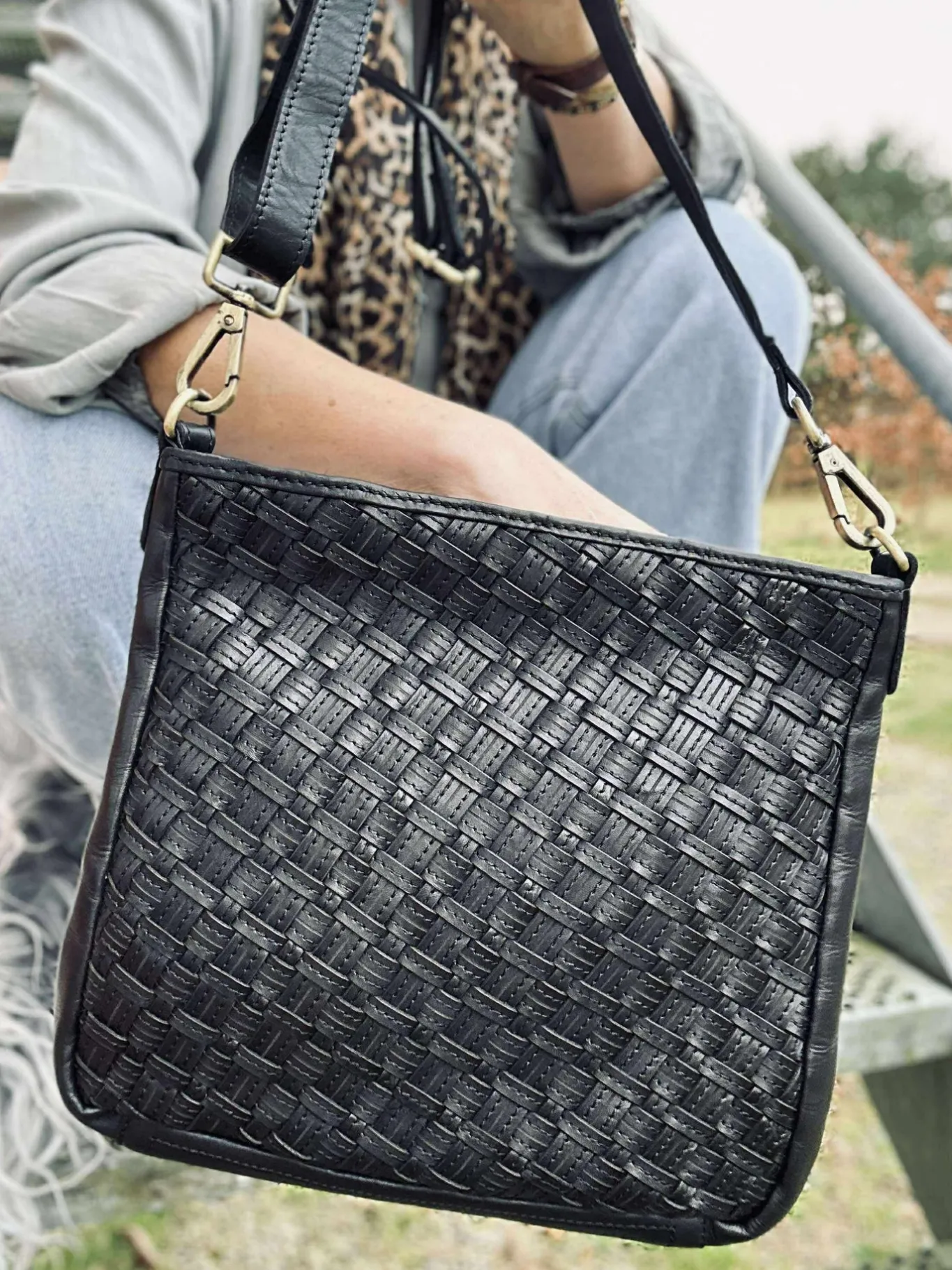 VIAMAJA Cross Body|Skuldertasker<Crossover Mika medium - Black
