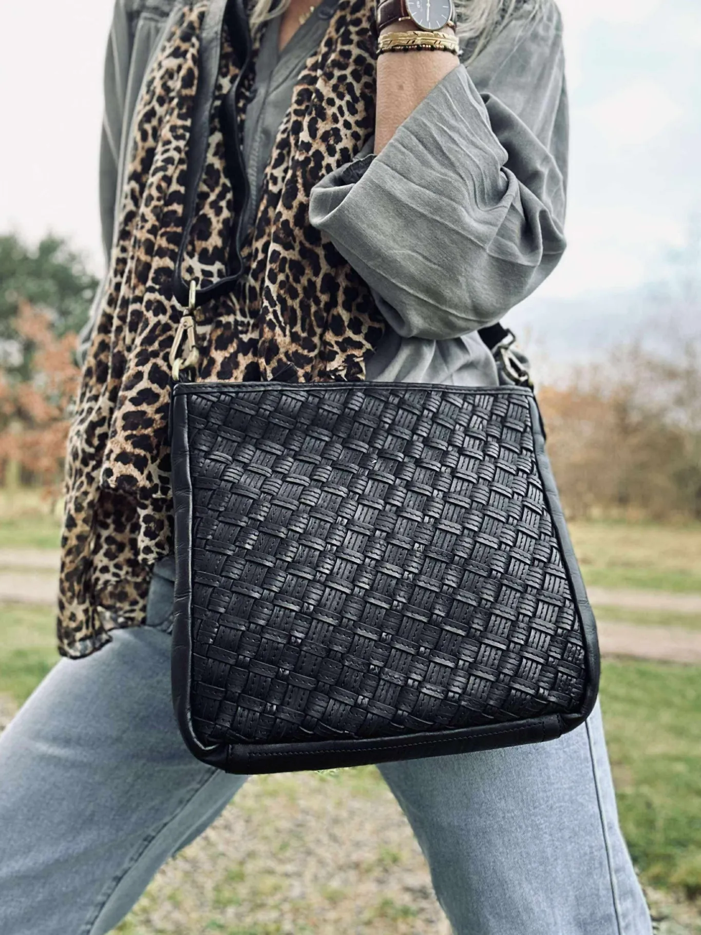 VIAMAJA Cross Body|Skuldertasker<Crossover Mika medium - Black