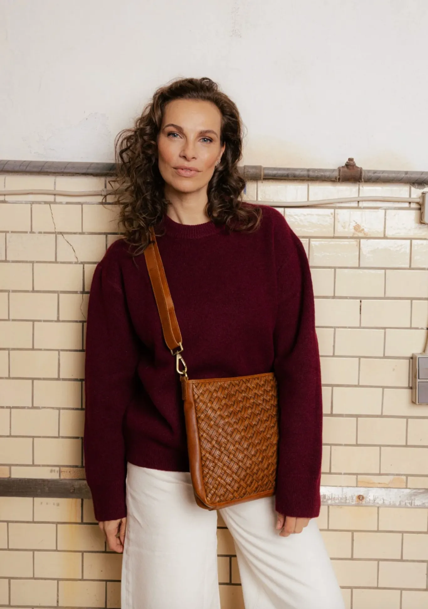 VIAMAJA Cross Body|Skuldertasker<Crossover Mika medium - Cognac