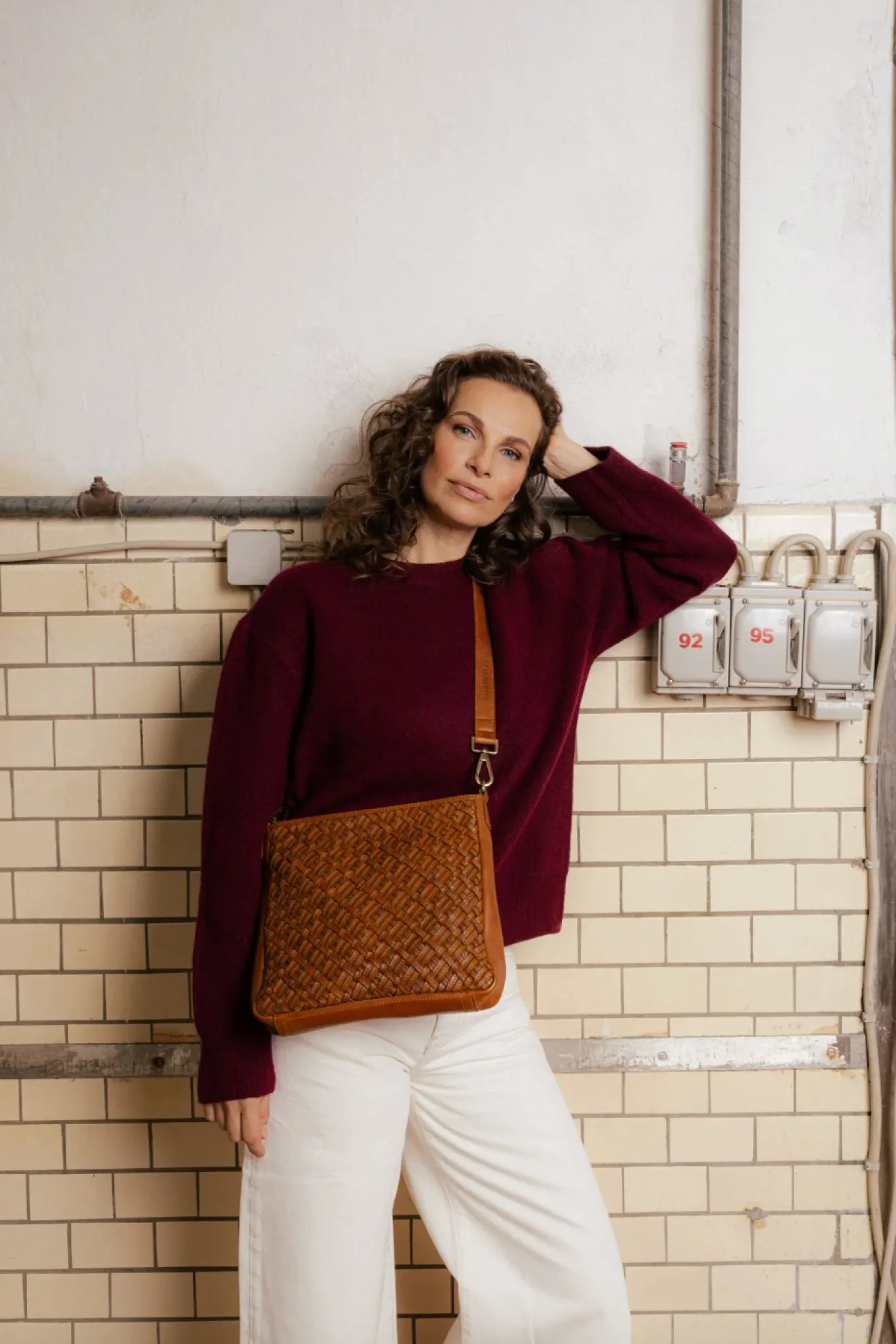 VIAMAJA Cross Body|Skuldertasker<Crossover Mika medium - Cognac