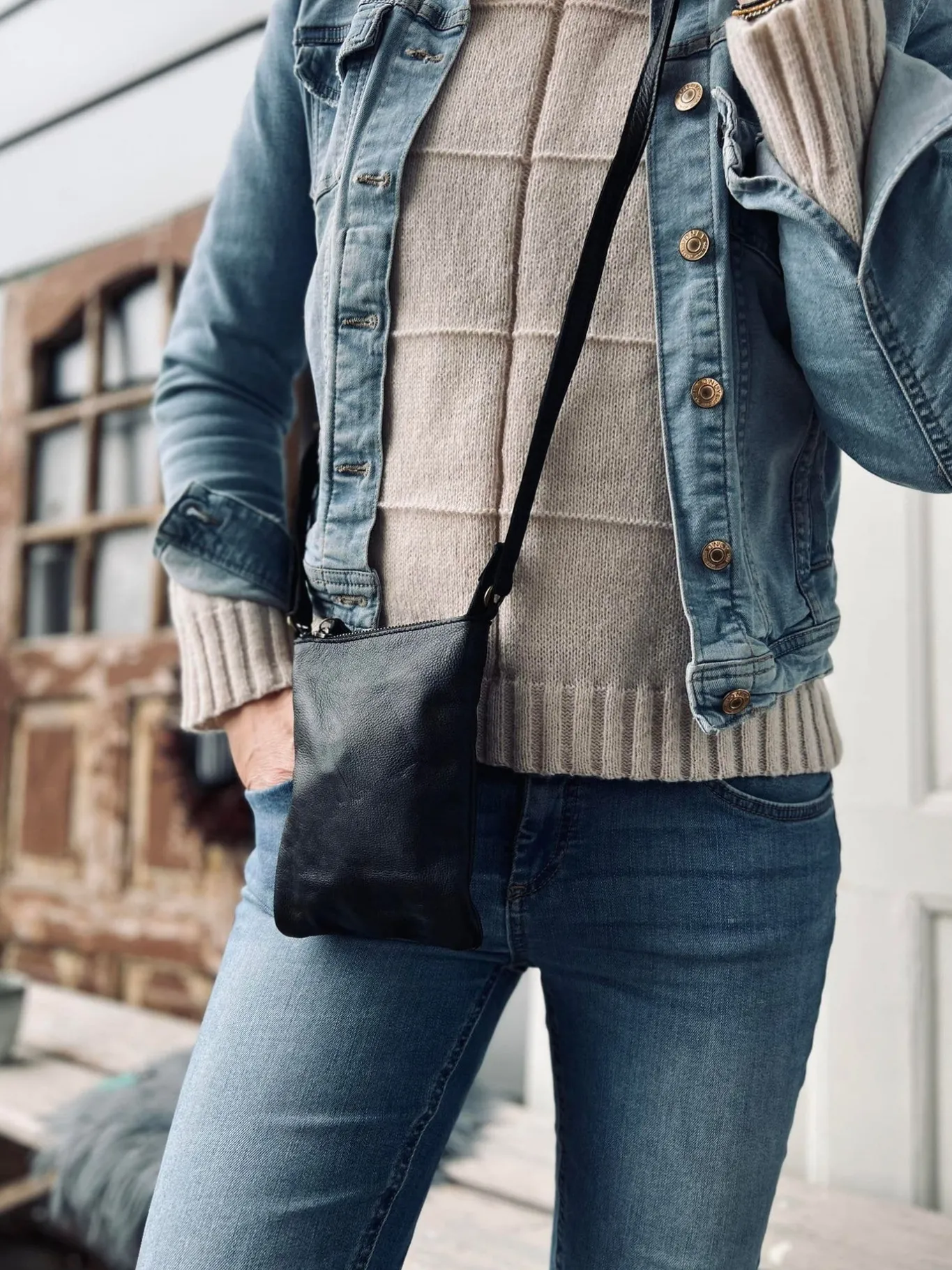 VIAMAJA Cross Body|Læder Tasker<Crossover mobiltaske - OLINE Black