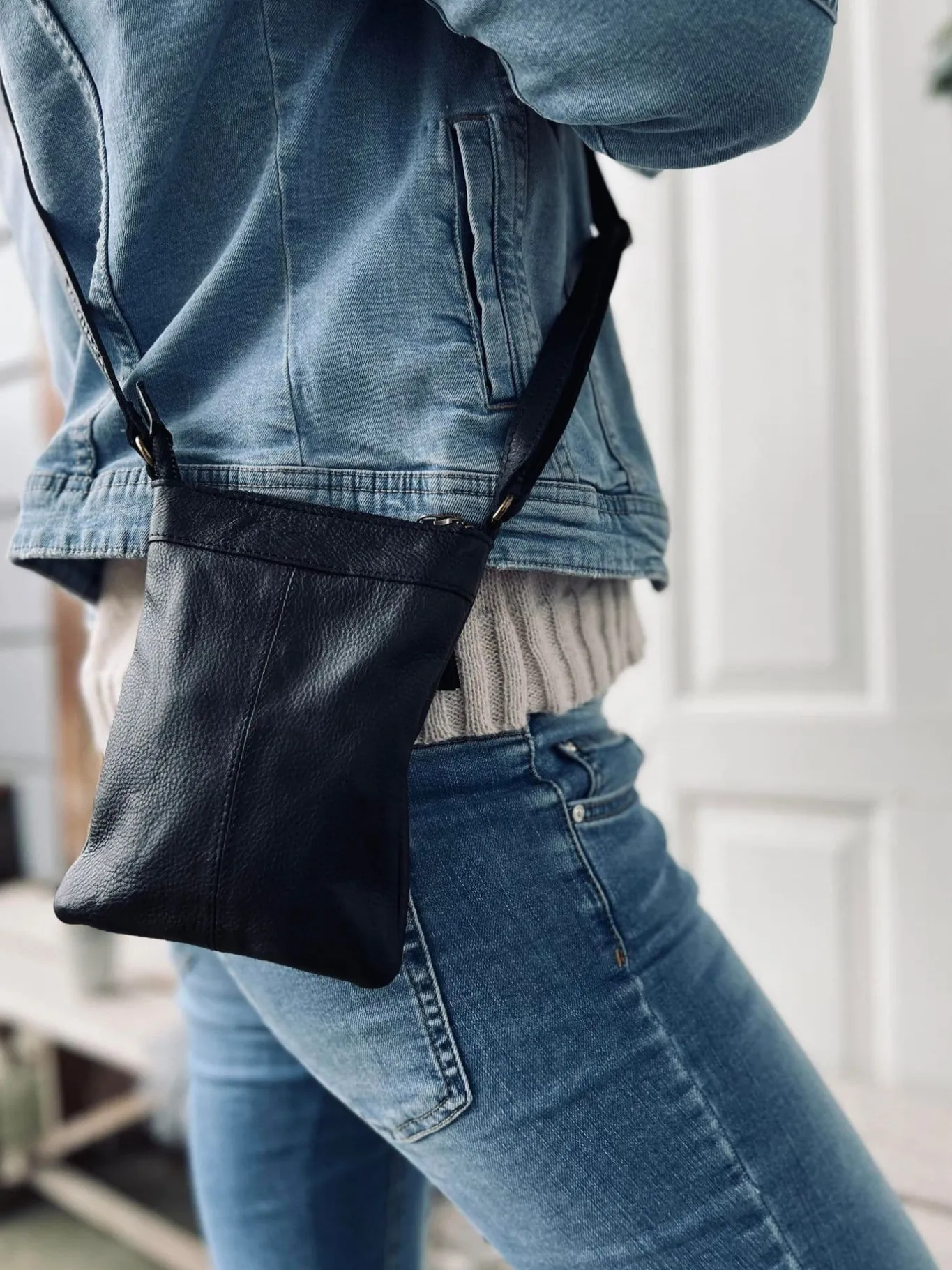 VIAMAJA Cross Body|Læder Tasker<Crossover mobiltaske - OLINE Black