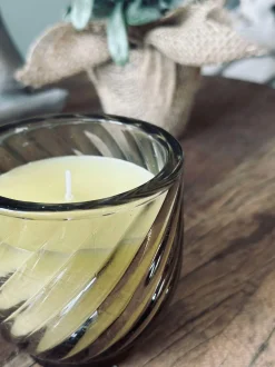 VIAMAJA Lys Og Led|Stearinlys<Duftlys i glas - AMBER DELICE