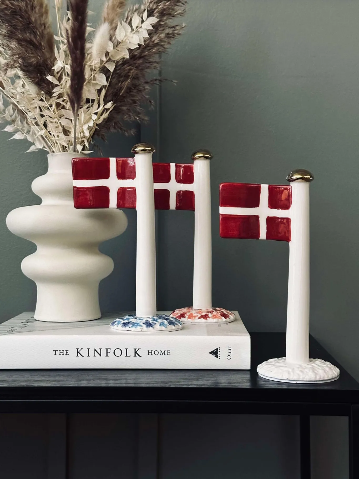 VIAMAJA Pynte Genstande|Højtider<Flag keramik – Dannebrog