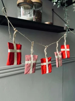 VIAMAJA Højtider|Jul<Guirlande med 5 flag