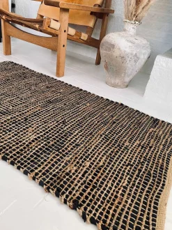 VIAMAJA Gulvtæpper|Jute Tæpper<Gulvtæppe i skind og jute - Sort 140x200cm