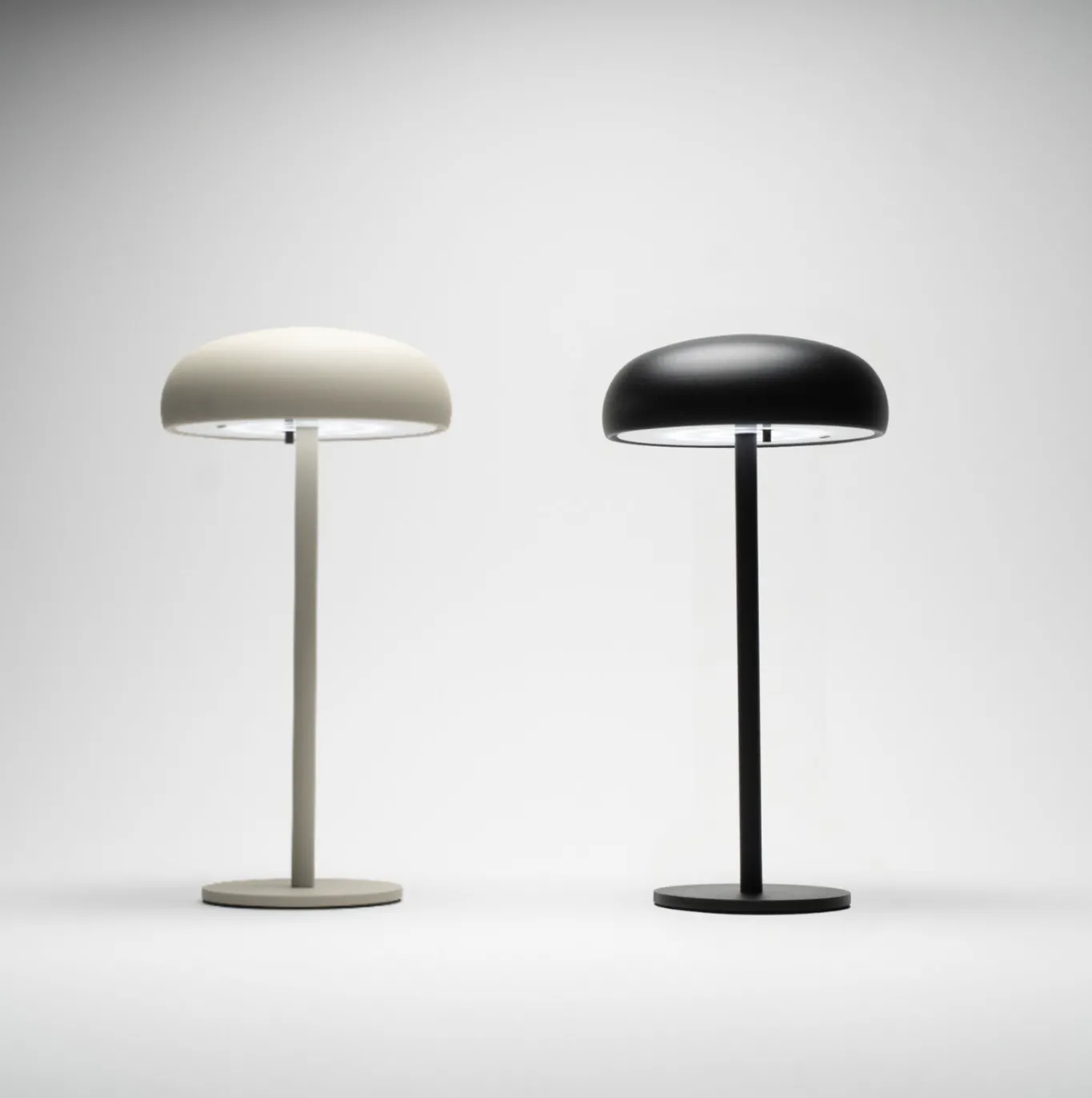 VIAMAJA Lys Og Led|Led Lamper<Isolde LED touch bordlampe. Sort/Beige