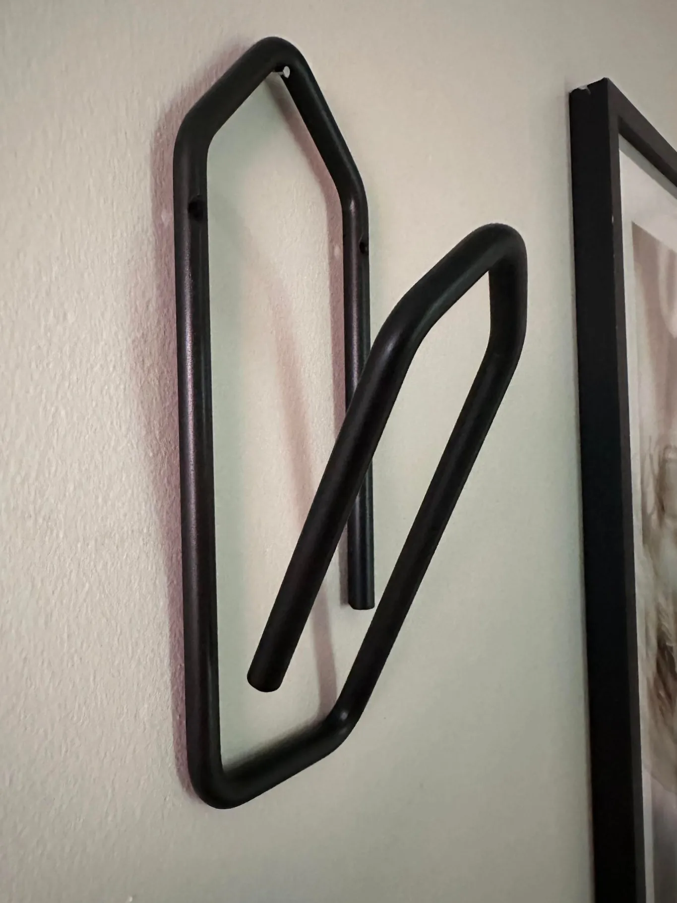 VIAMAJA Knagerække|Garderobe Opbevaring<Knage clips i sort jern