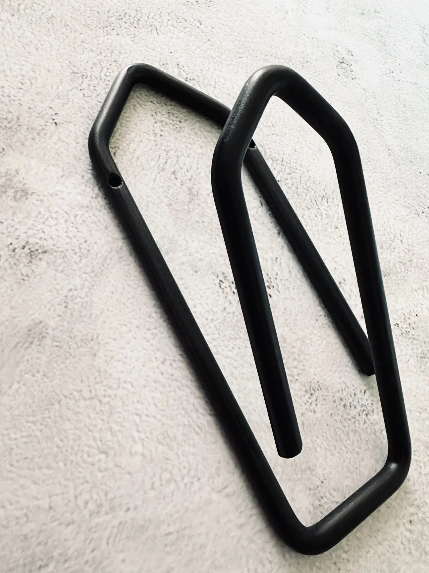 VIAMAJA Knagerække|Garderobe Opbevaring<Knage clips i sort jern