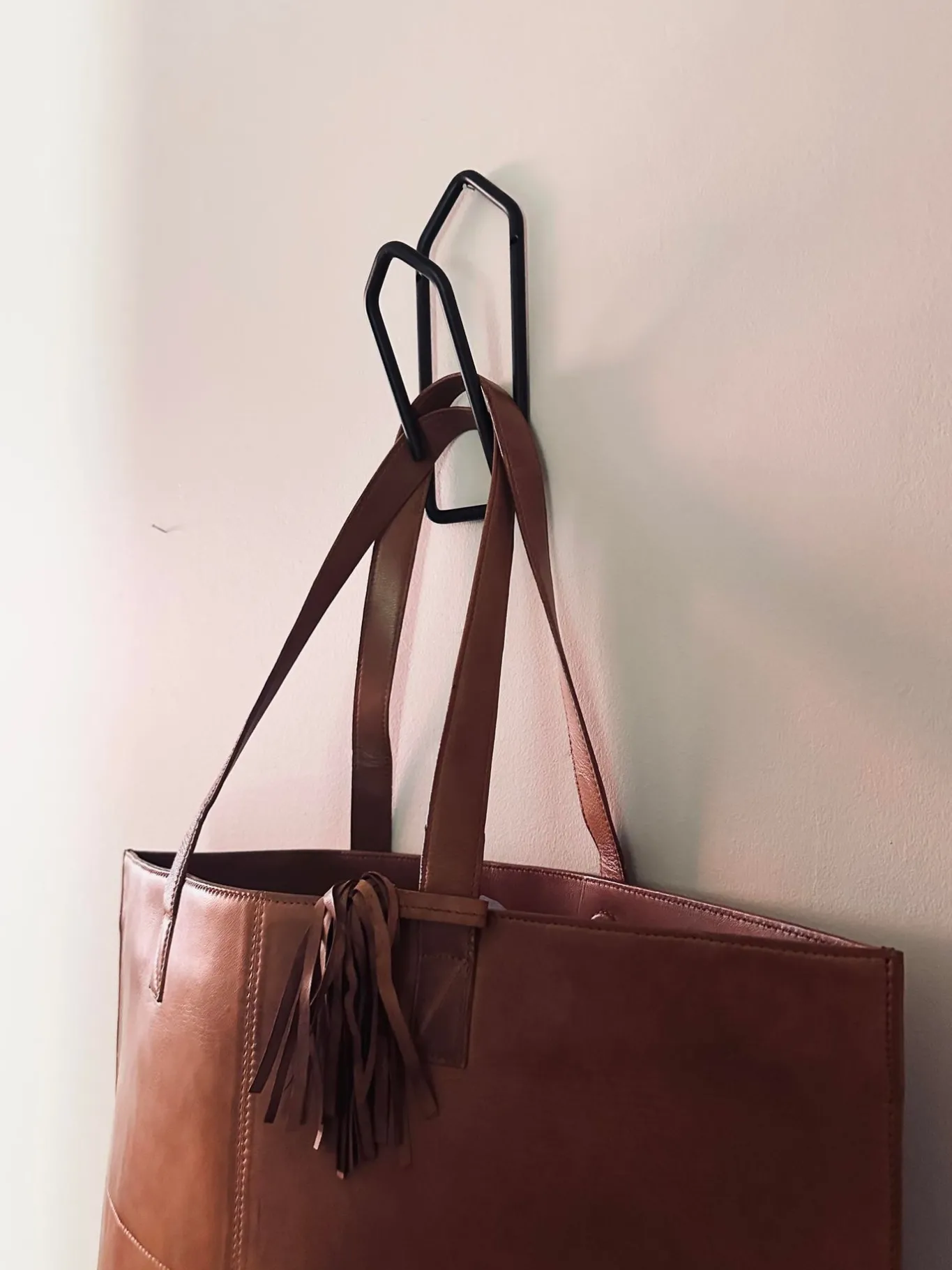 VIAMAJA Knagerække|Garderobe Opbevaring<Knage clips i sort jern