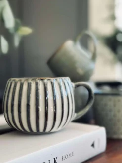 VIAMAJA Krus, Kopper Og Glas|Porcelæn Og Stentøj<Krus VIGA Strib - Grå