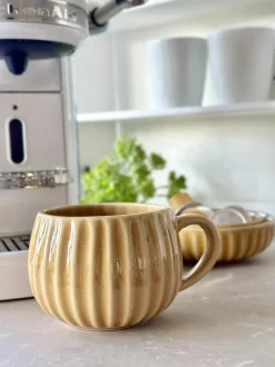 VIAMAJA Krus, Kopper Og Glas|Porcelæn Og Stentøj<Krus VIGA Strib - Sennep