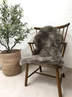 VIAMAJA Korthåret|Langhåret<Lammeskind fra New Zealand – Mocca 85x55cm