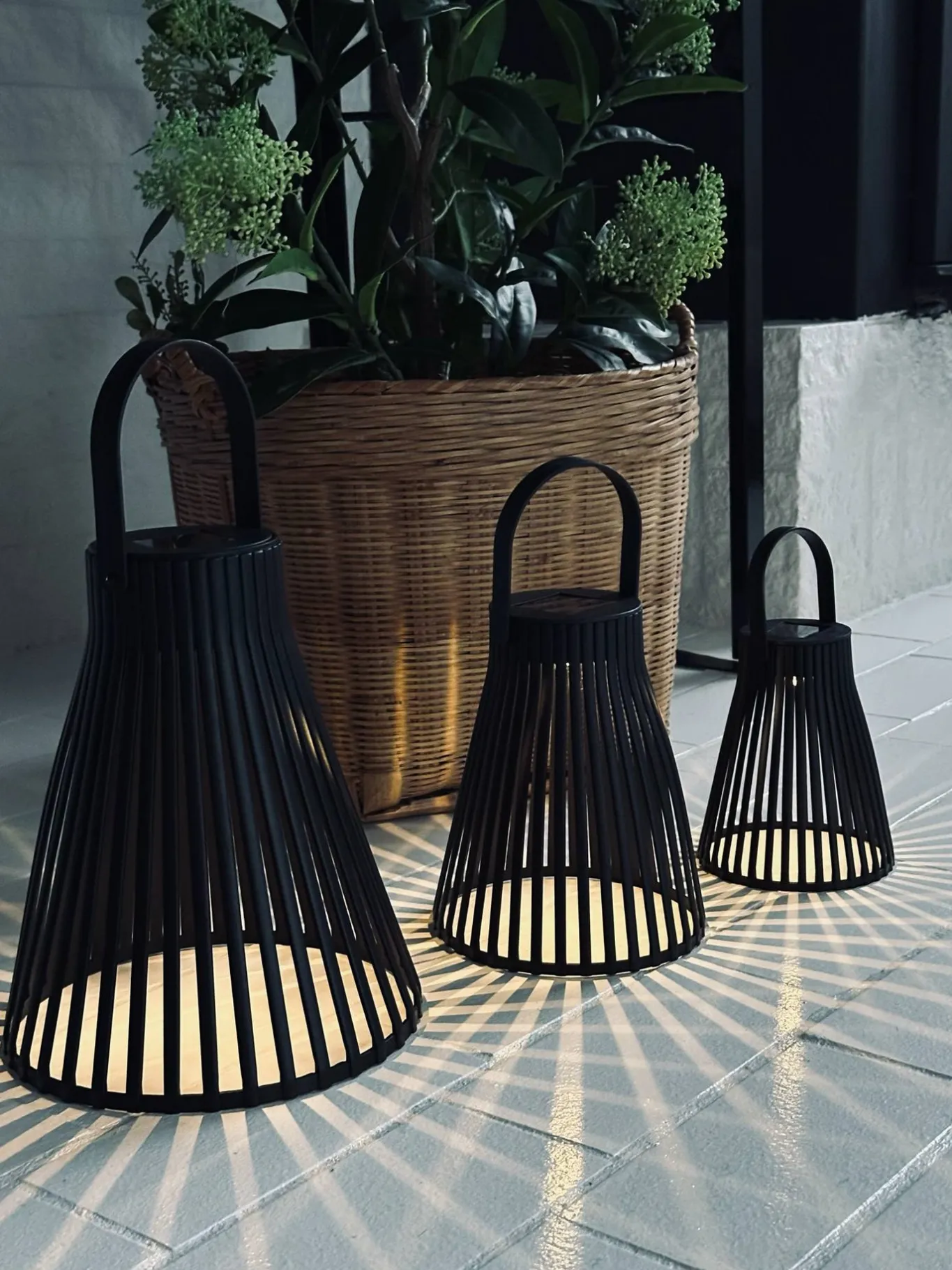 VIAMAJA Lys Og Led|Udendørs Led<Lanterne med solceller - GARDEN BLACK 24cm