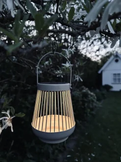 VIAMAJA Lys Og Led|Udendørs Led<Lanterne med solceller - Hvid metal