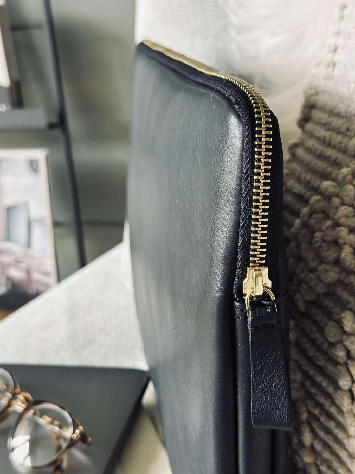 VIAMAJA Computertasker<Laptop sleeve - Black / Gold