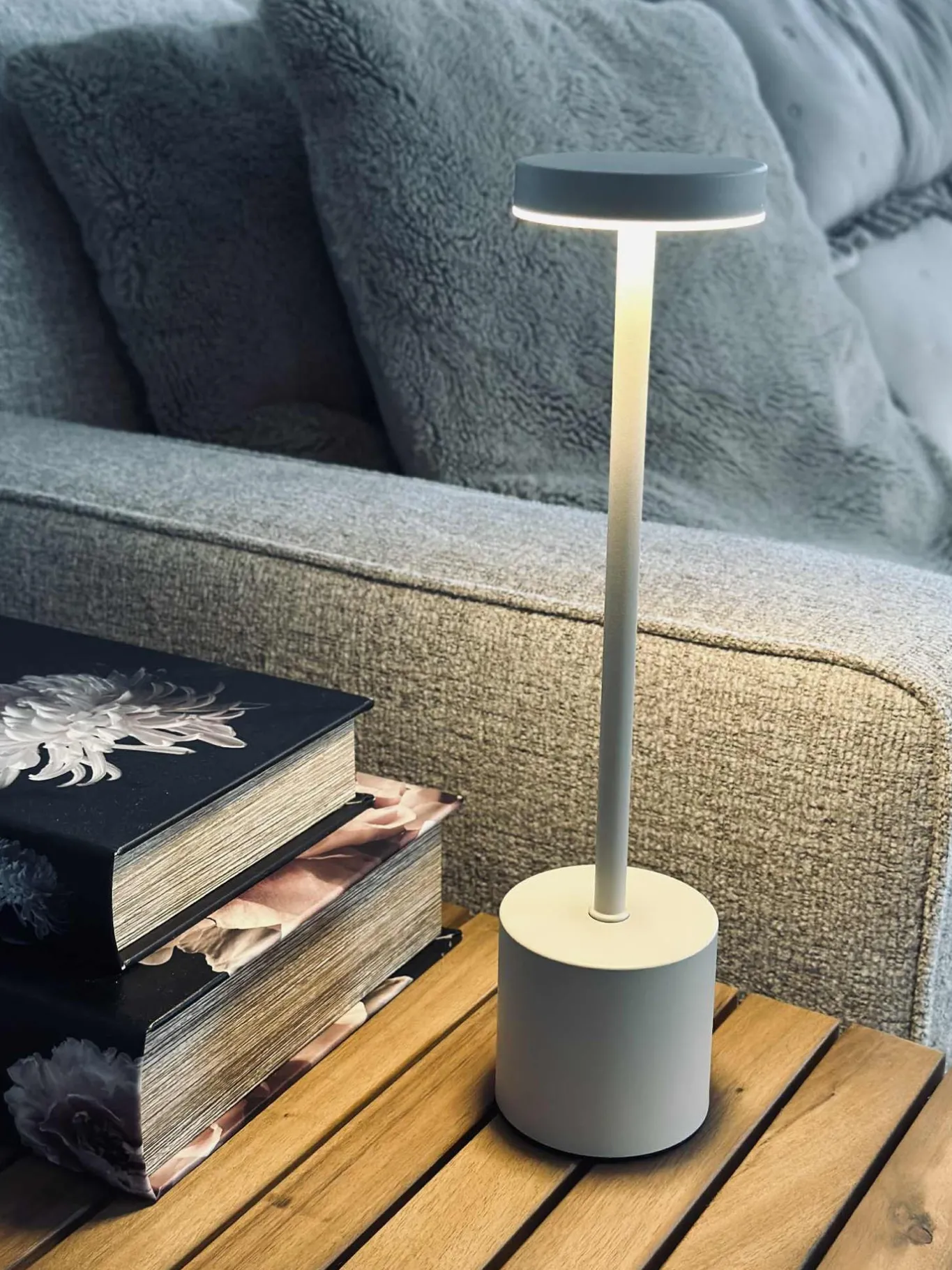VIAMAJA Lys Og Led|Led Lamper<LED bordlampe KELLY Creme - genopladelig