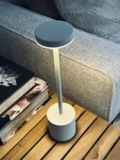 VIAMAJA Lys Og Led|Led Lamper<LED bordlampe KELLY Hvid - genopladelig