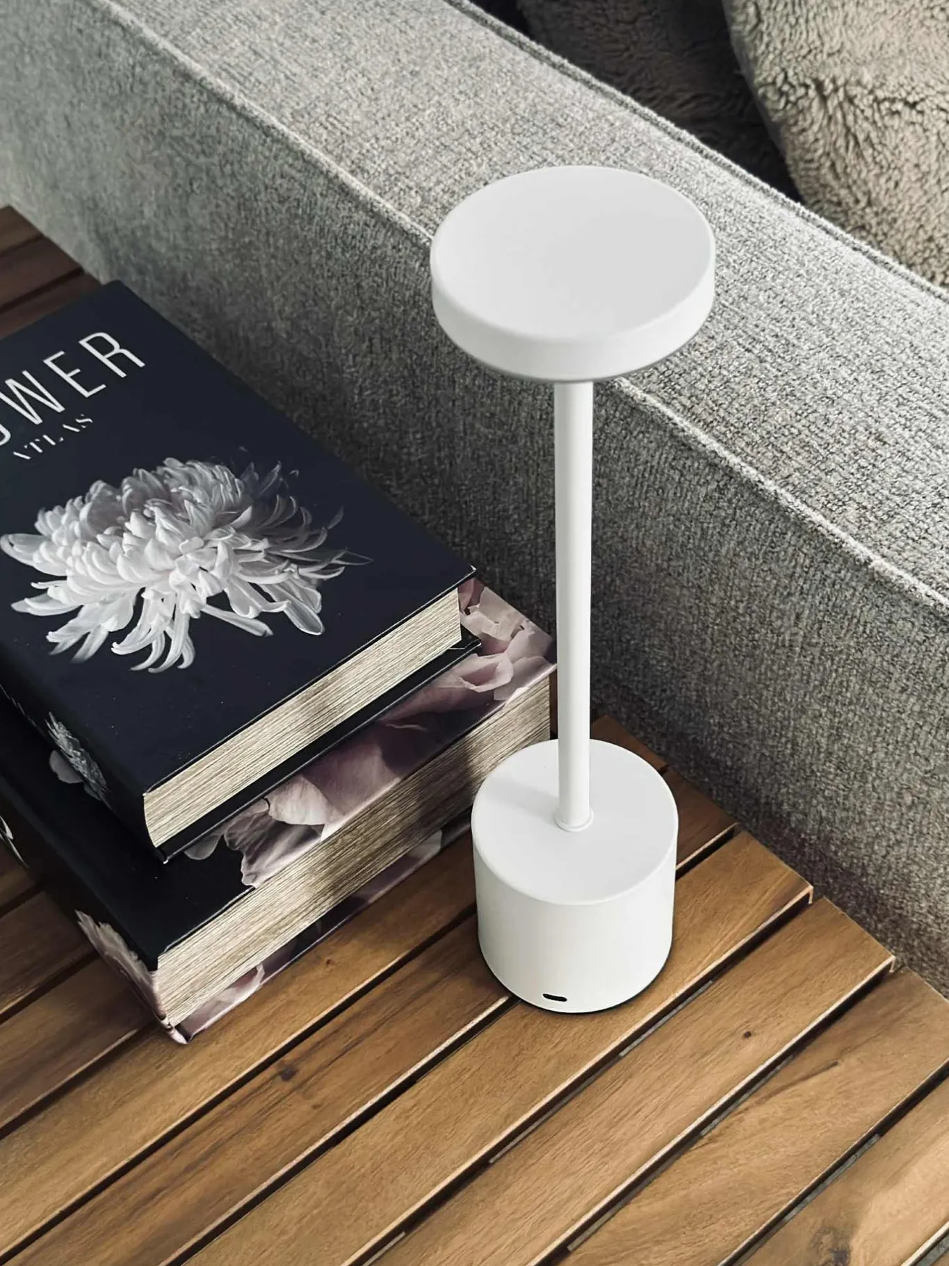 VIAMAJA Lys Og Led|Led Lamper<LED bordlampe KELLY Hvid - genopladelig