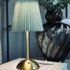 VIAMAJA Lys Og Led|Led Lamper<LED bordlampe Large Plisse´ - genopladelig