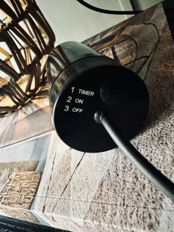 VIAMAJA Lys Og Led|Udendørs Led<LED lampe til batterier m. Timerfunktion – Godkendt til inde / ude