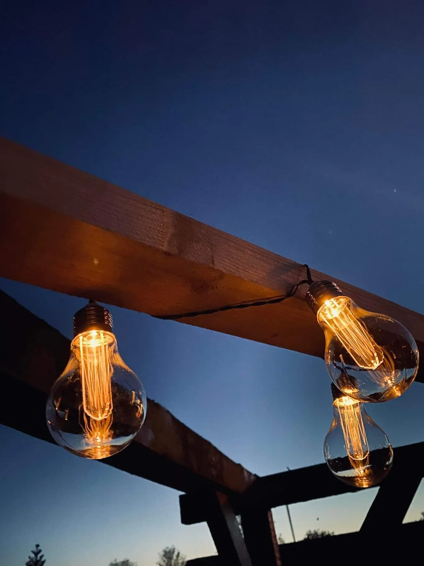 VIAMAJA Lys Og Led|Udendørs Led<LED Lyskæde med solceller - Udendørs med 10 pære