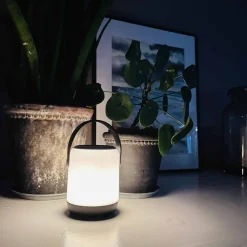 VIAMAJA Lys Og Led|Udendørs Led<LED touch lanterne med strop