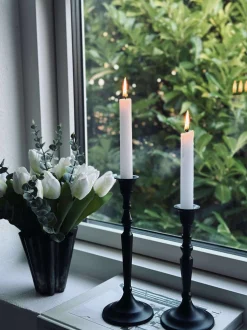 VIAMAJA Lysestager<Lysestage kantet Alu sort