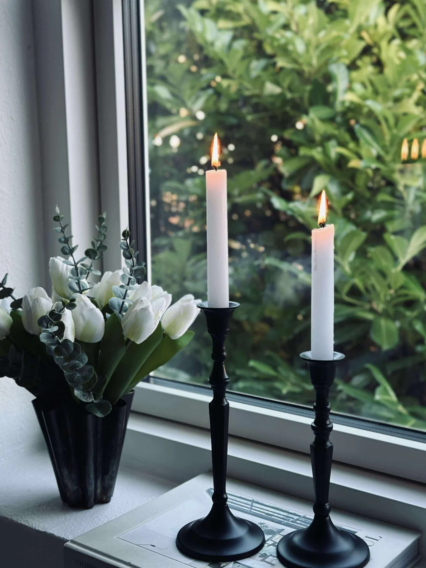 VIAMAJA Lysestager<Lysestage kantet Alu sort