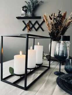 VIAMAJA Lysestager|Restparti<Lysestage til 3 bloklys - Black