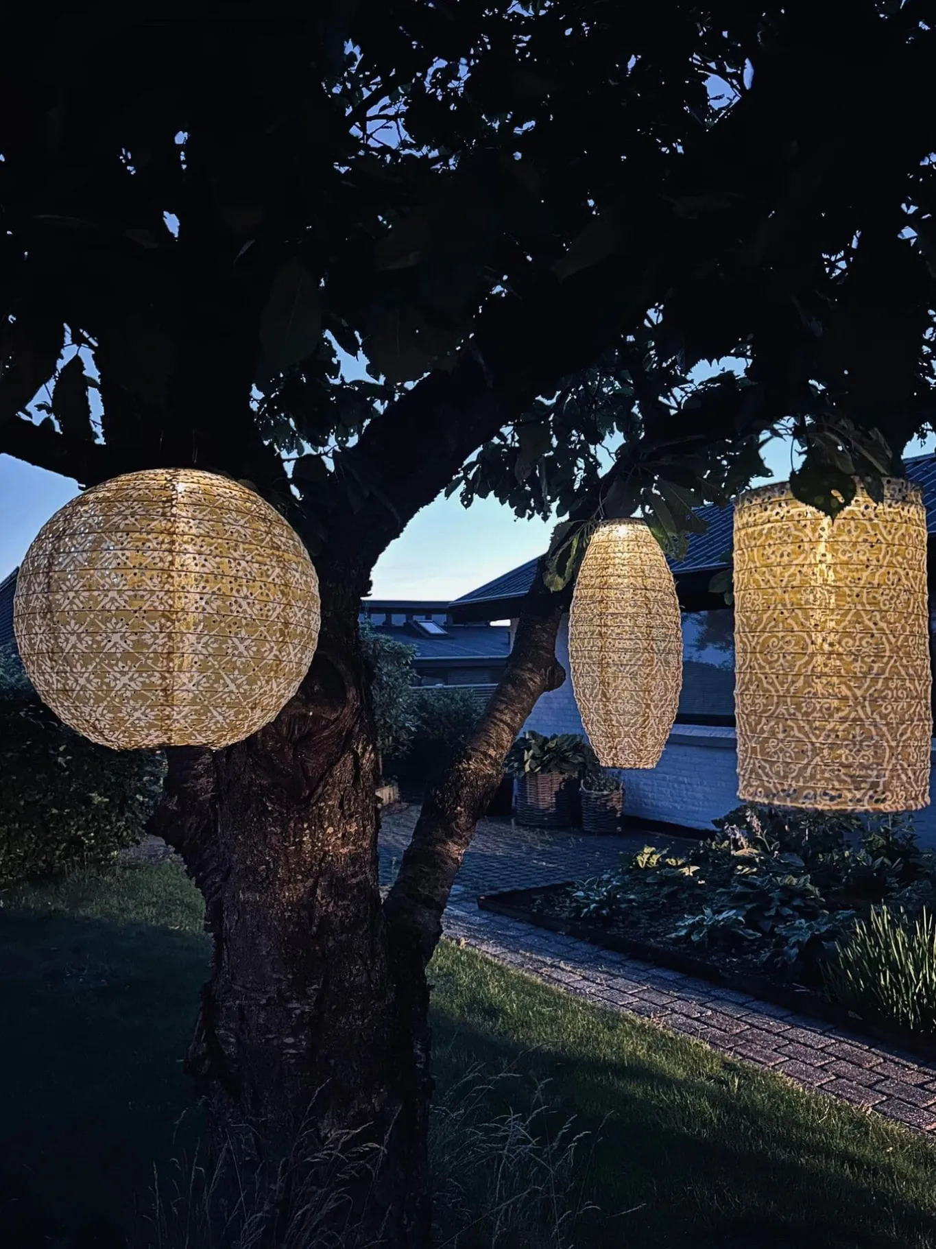 VIAMAJA Lys Og Led|Udendørs Led<Lyskugle med solceller - SUMMER GOLD