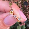 VIAMAJA Ørestikker<Mix box GIA Brown, pink, clear 18K forgyldt