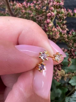 VIAMAJA Ørestikker<Mix box GIA violet, pink, clear 18K forgyldt