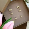VIAMAJA Ørestikker<Mix box med 6 øreringe - Samira 18k forgyldt