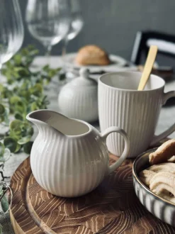 VIAMAJA Porcelæn Og Stentøj|Kander Og Karafler<Mælkekande Riflet - Porcelæn