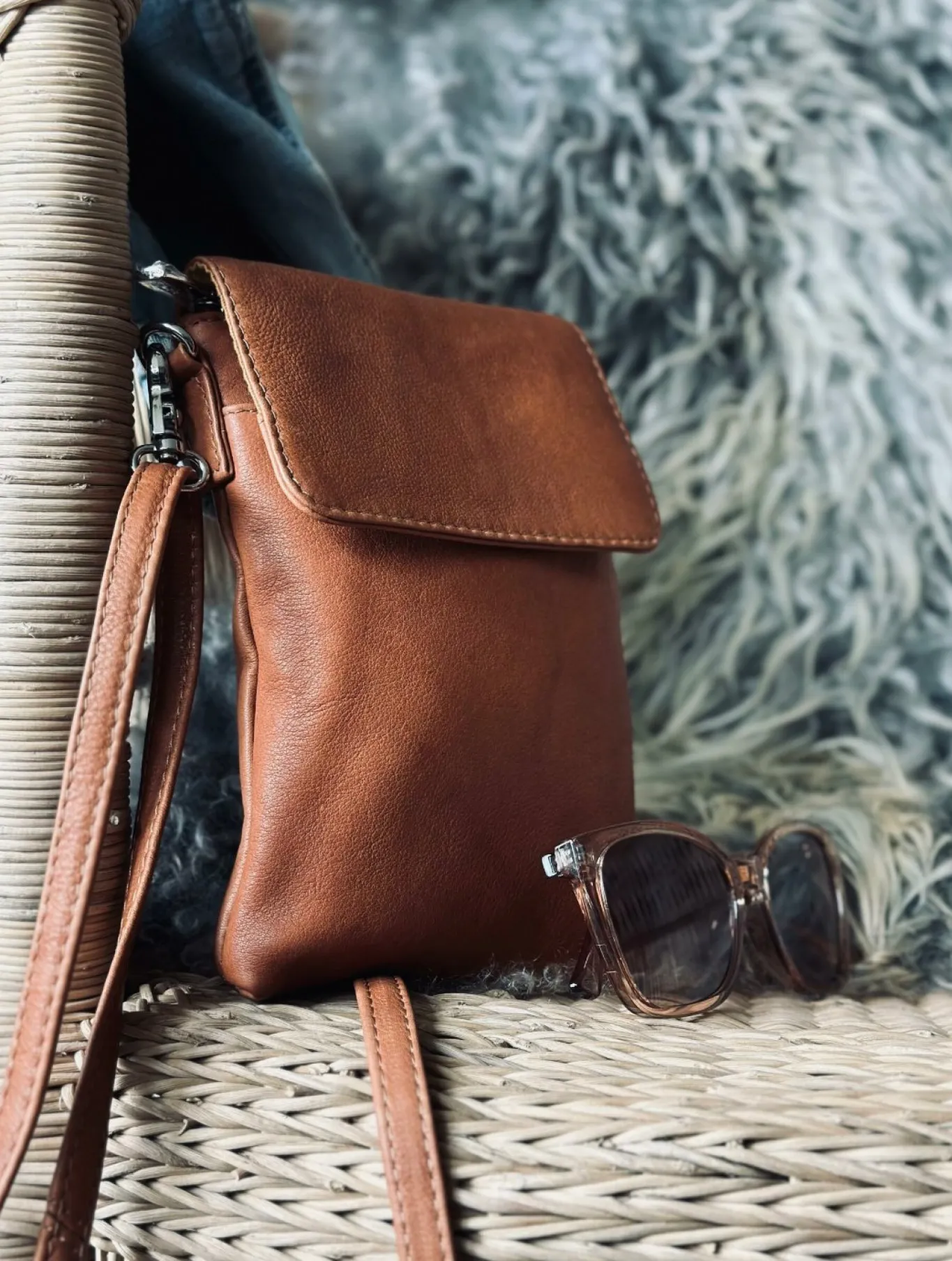 VIAMAJA Læder Tasker|Mobiltasker<Mobiltaske Aura Cognac