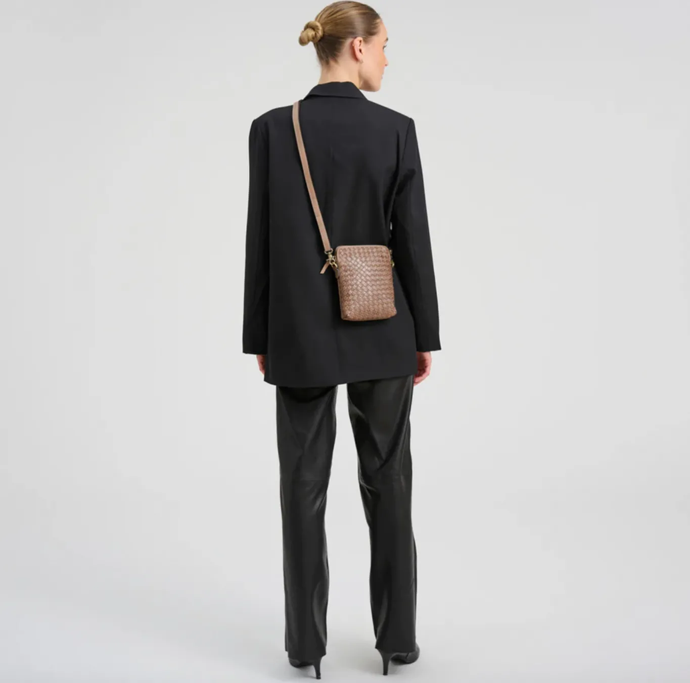 VIAMAJA Læder Tasker|Mobiltasker<Mobiltaske Sofya- Håndflettet Dark taupe