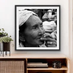 VIAMAJA Billeder / Plakater<Plakat Dame med cigar - 50x50 cm