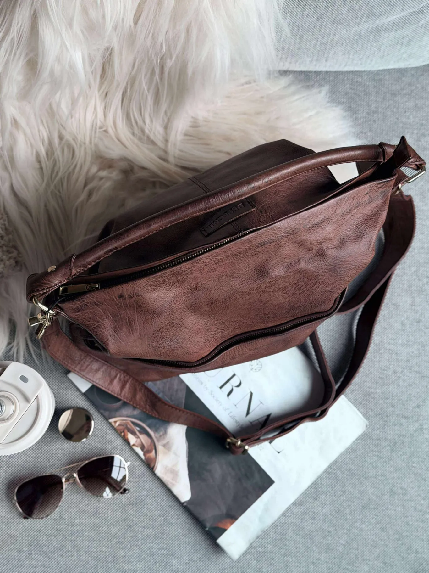 VIAMAJA Cross Body<Rummelig skuldertaske i flot skindkvalitet - Brandy