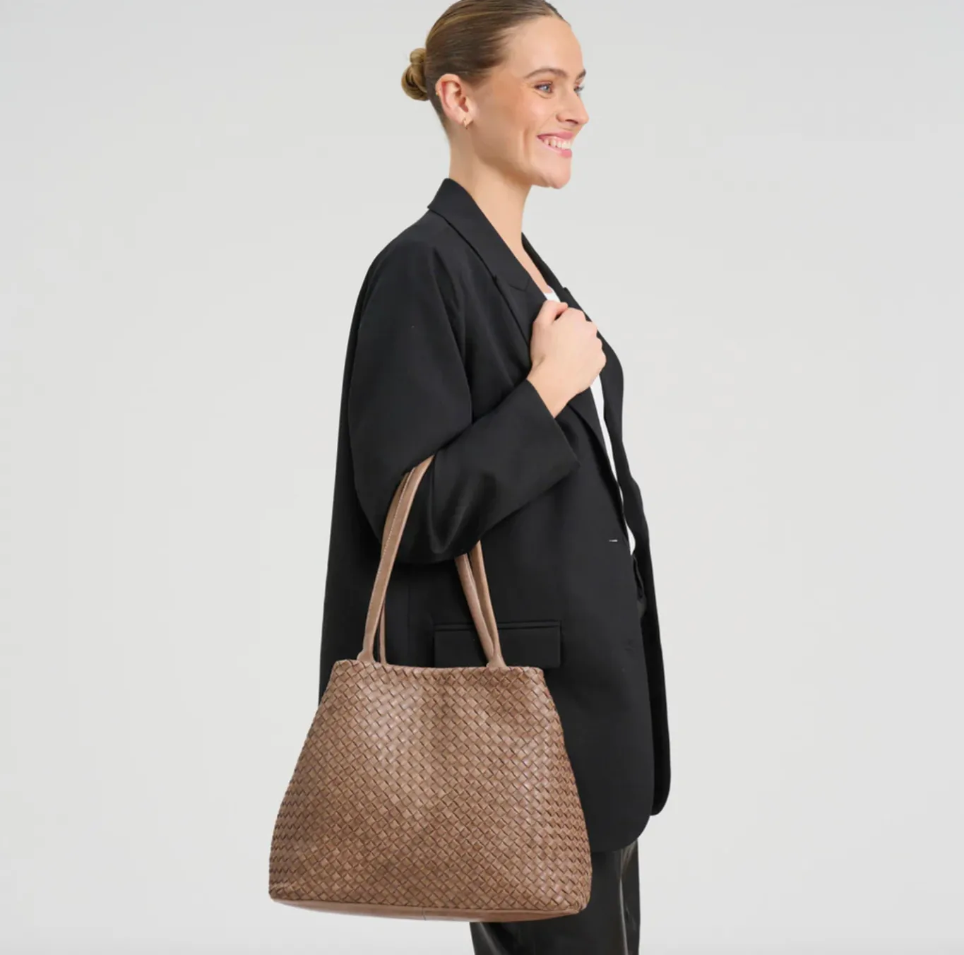 VIAMAJA Skuldertasker|Shoppere<Shopper i flettet skind - Dark taupe